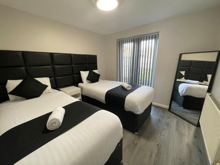 Hosted By Ryan - 2 Bedroom Apartment 利物浦 外观 照片
